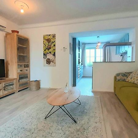 Dvor Vipolze Bed & Breakfast Dobrovo Room photo